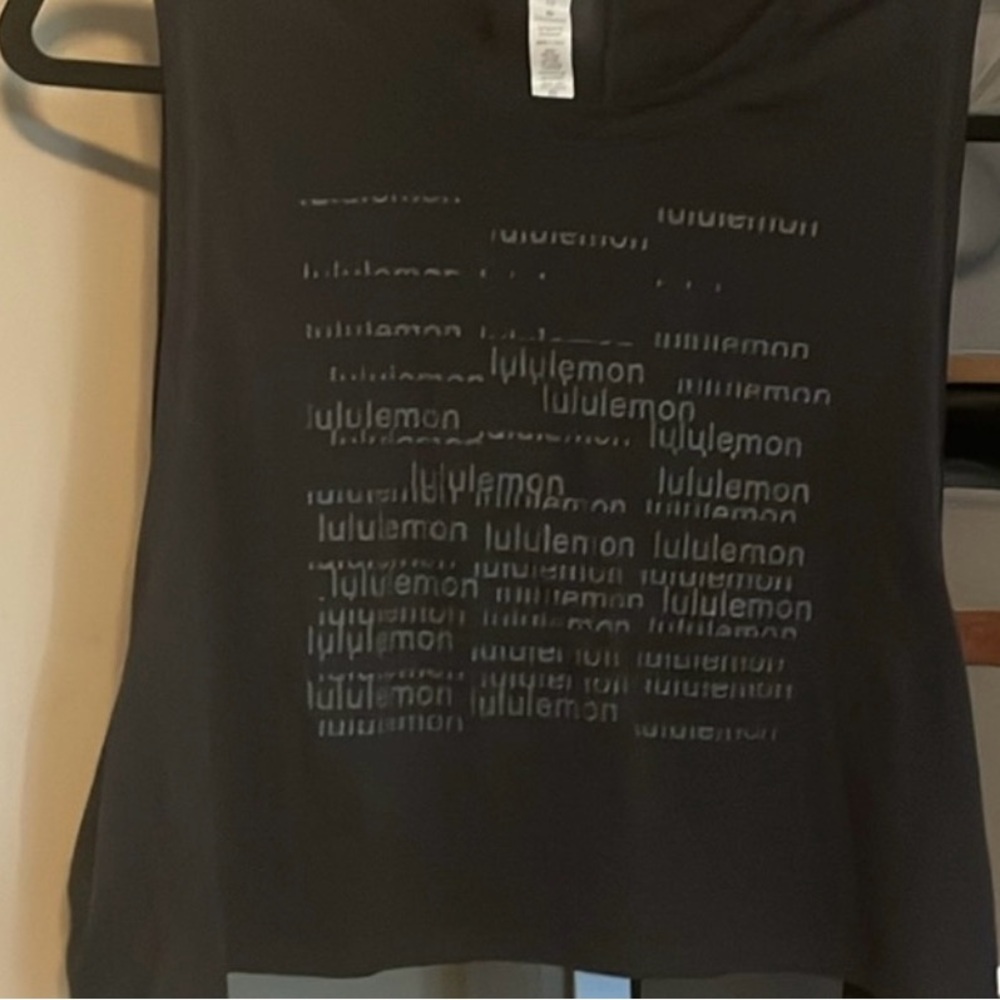 Lululemon Vintage logo tank size 4 black